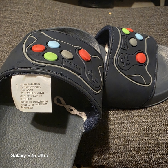 Place Navy Game Controller Slides RV - Picture 4 of 5